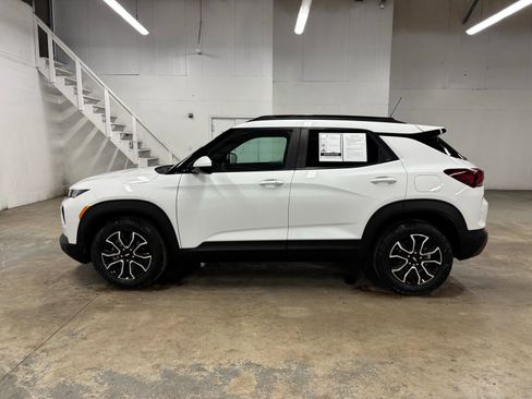 Used 2023 Chevrolet TrailBlazer ACTIV w/ Convenience Package FWD image 4