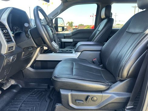 Used 2020 Ford F250 Lariat w/ Lariat Value Package AWD/4WD image 11