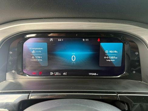 Used 2025 Volkswagen Atlas Cross Sport SE image 4