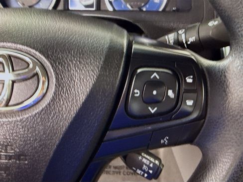 Used 2016 Toyota Camry LE FWD image 15
