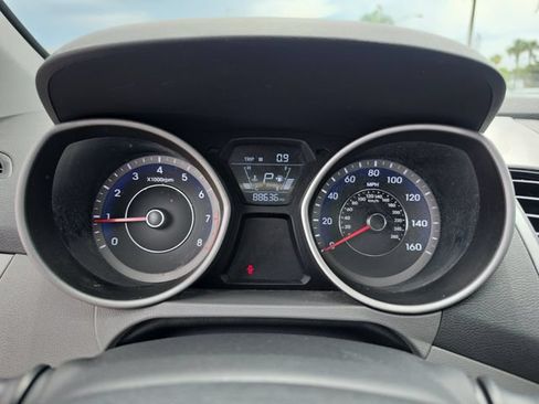Used 2016 Hyundai Elantra SE FWD image 16