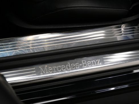 Used 2018 Mercedes-Benz SL 550 image 35