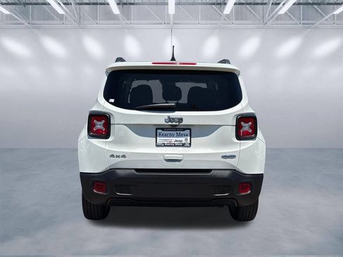 Certified 2022 Jeep Renegade Latitude w/ Convenience Group AWD/4WD image 5