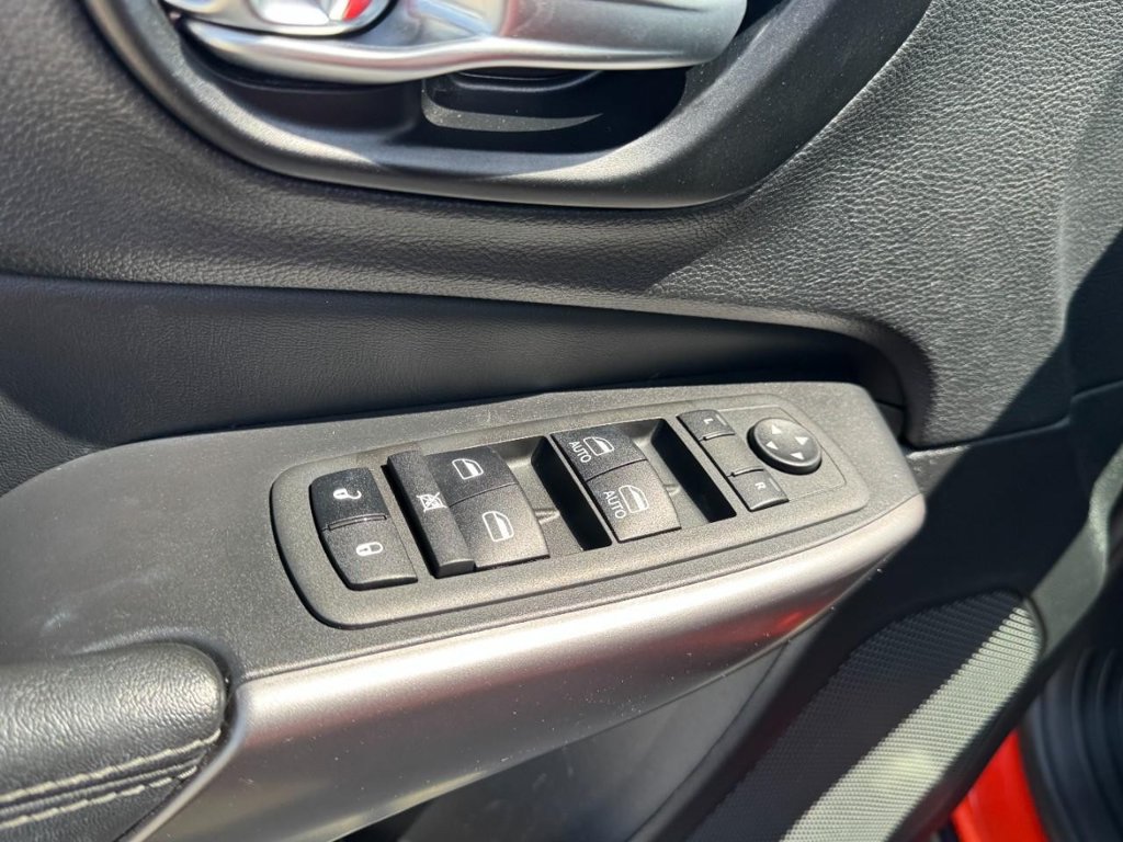 Used 2021 Jeep Cherokee Latitude Lux w/ Sun & Sound Group FWD image 16