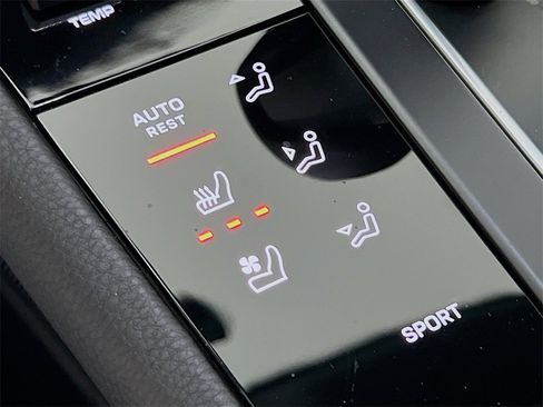 New 2026 Porsche Macan image 23