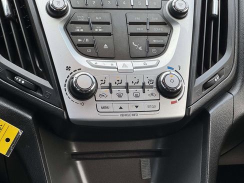 Used 2011 Chevrolet Equinox LT w/ Driver Convenience Package image 10