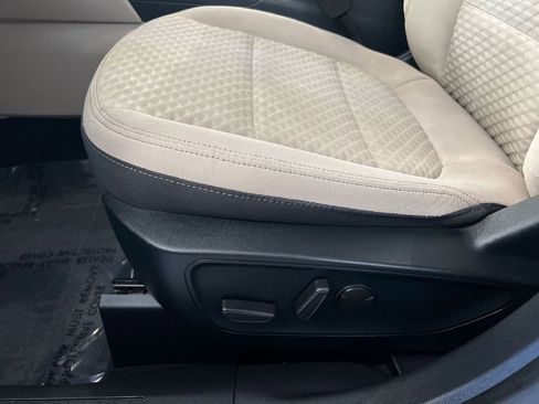 Used 2020 Ford Escape SE image 70