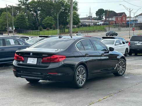 Used 2018 BMW 530i xDrive AWD/4WD image 2