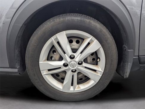 Used 2023 Nissan Kicks S image 10