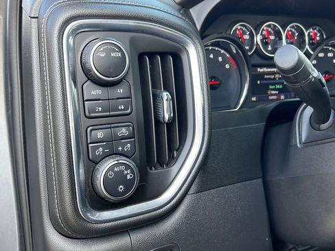 Used 2021 Chevrolet Silverado 1500 LT Trail Boss image 17