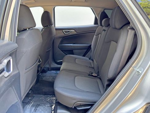 Used 2023 Kia Sportage LX FWD image 34