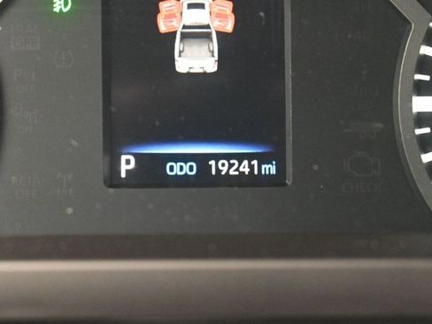Used 2024 Toyota Tundra SR5 w/ SR5 Convenience Package RWD image 23