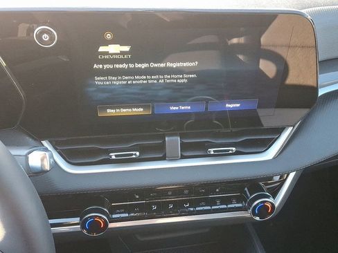 New 2026 Chevrolet Equinox LT w/ Convenience Package II image 8