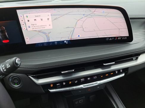 Used 2025 Cadillac XT4 Premium Luxury image 28