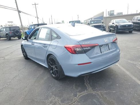Used 2024 Honda Civic Sport image 3