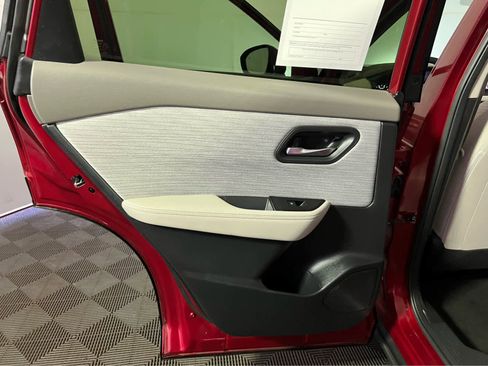 Used 2023 Nissan Rogue SV image 23