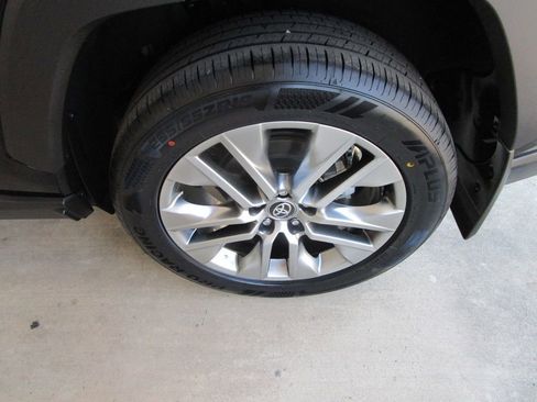 Used 2024 Toyota RAV4 XLE Premium FWD image 10
