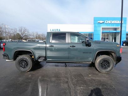 New 2026 Chevrolet Silverado 2500 ZR2 w/ LPO, Dark Essentials Package