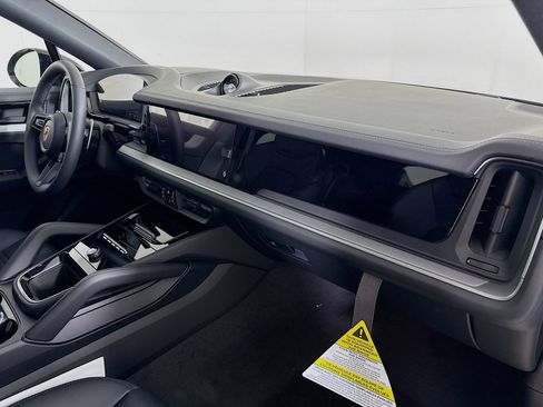 Certified 2026 Porsche Cayenne S image 22
