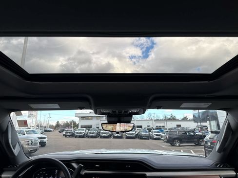 Used 2024 GMC Sierra 2500 Denali w/ Denali Reserve Package image 17