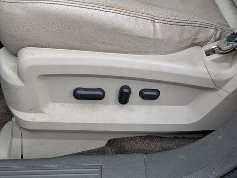 Used 2013 Ford Edge SEL image 16