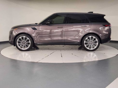 Used 2024 Land Rover Range Rover Sport SE AWD/4WD image 5