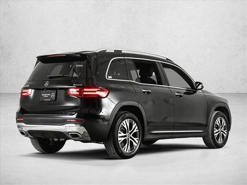 Certified 2025 Mercedes-Benz GLB 250 4MATIC w/ Exclusive Package image 5