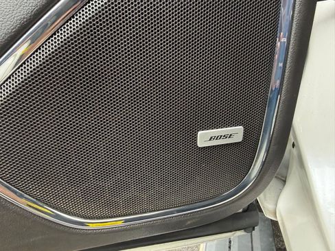 Used 2019 Chevrolet Suburban Premier w/ Premier Plus Edition image 15