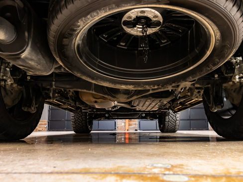 Used 2024 Lexus GX 550 w/ Accessory Package (2T) image 16