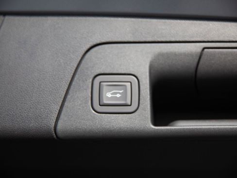 Used 2025 Buick Envision Sport Touring image 27