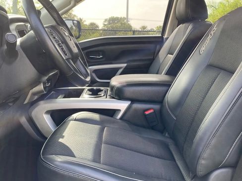 Used 2019 Nissan Titan PRO-4X image 11