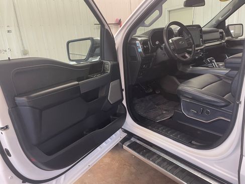 Used 2022 Ford F150 Lariat w/ Equipment Group 502A High image 9