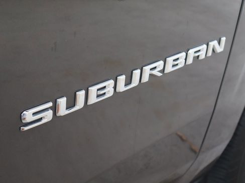 Used 2021 Chevrolet Suburban LT image 49