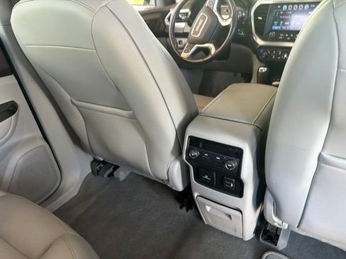 Used 2018 GMC Acadia SLT FWD image 4