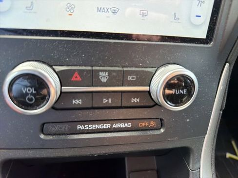 Used 2022 Ford Edge ST-Line image 12