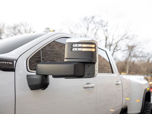 Used 2026 GMC Sierra 3500 Denali Ultimate image 22