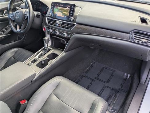 Used 2018 Honda Accord Touring image 22