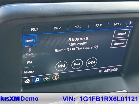 Used 2020 Chevrolet Camaro LT w/ RS Package image 51