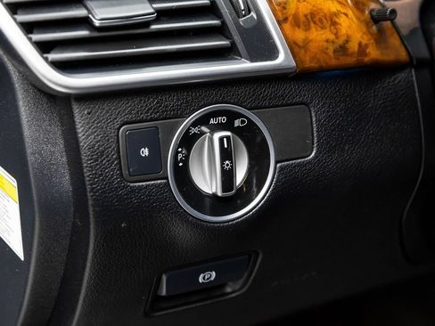 Used 2014 Mercedes-Benz GL 550 4MATIC image 25
