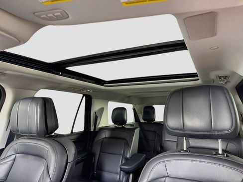 Used 2026 Lincoln Navigator L Reserve AWD/4WD image 15
