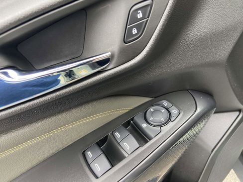 Certified 2025 Chevrolet Trax ACTIV w/ Driver Confidence Package image 9