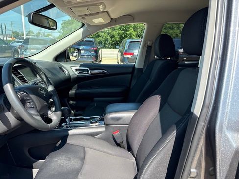 Used 2018 Nissan Pathfinder SV AWD/4WD image 10
