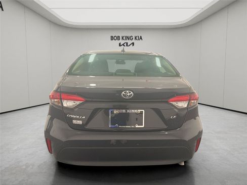 Used 2025 Toyota Corolla LE FWD image 4