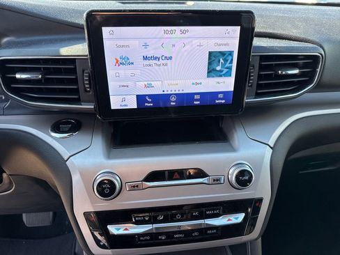 Used 2022 Ford Explorer XLT w/ Equipment Group 202A image 23