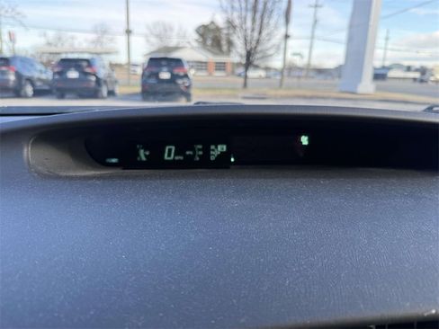 Used 2014 Toyota Prius Two image 5