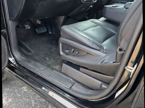 Used 2018 Chevrolet Silverado 1500 LT w/ Texas Edition RWD image 10