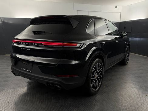 Certified 2025 Porsche Cayenne S AWD/4WD image 39