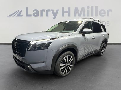 New 2025 Nissan Pathfinder Platinum
