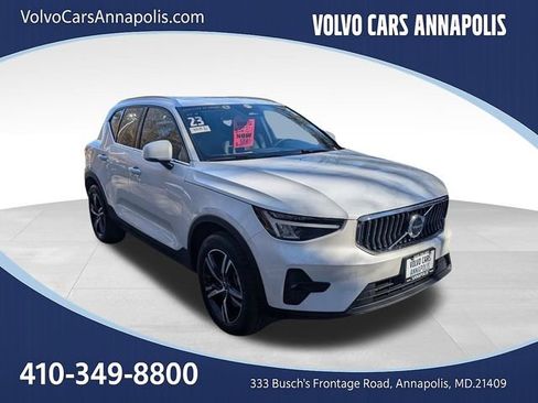 Certified 2023 Volvo XC40 B5 Plus image 1