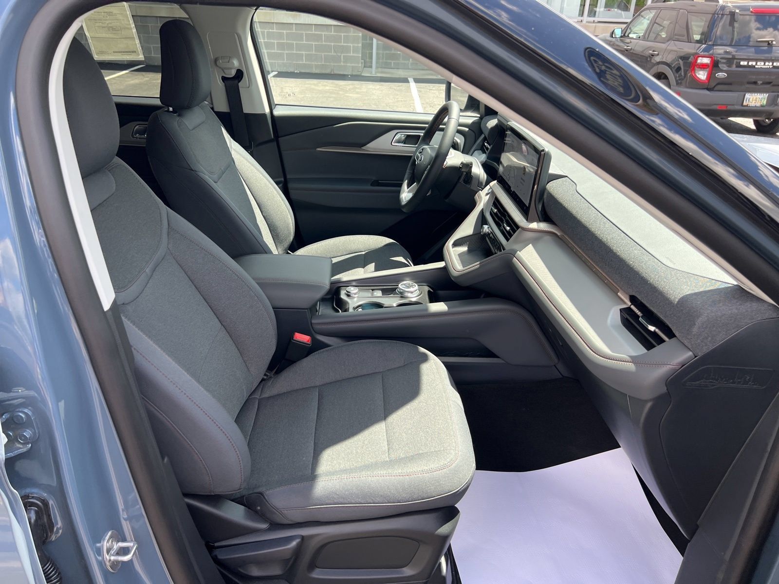 New 2026 Ford Explorer Active AWD/4WD image 31